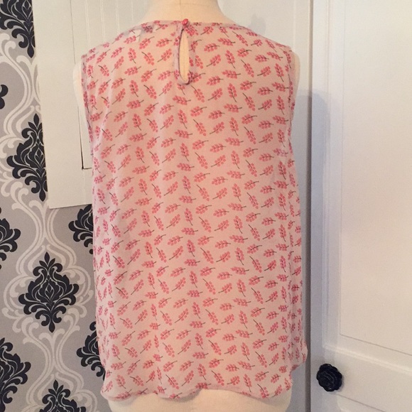 Patterned Blouse with Ivory Lace Detailing - Picture 3 of 4